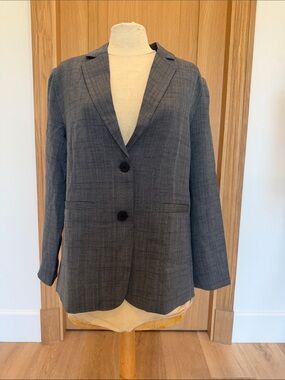 Simple Women's Gray Two-Button Notch Lapel Blazer